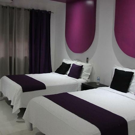 Hotel Dluxe Сан-Хуан-де-лос-Лагос Экстерьер фото