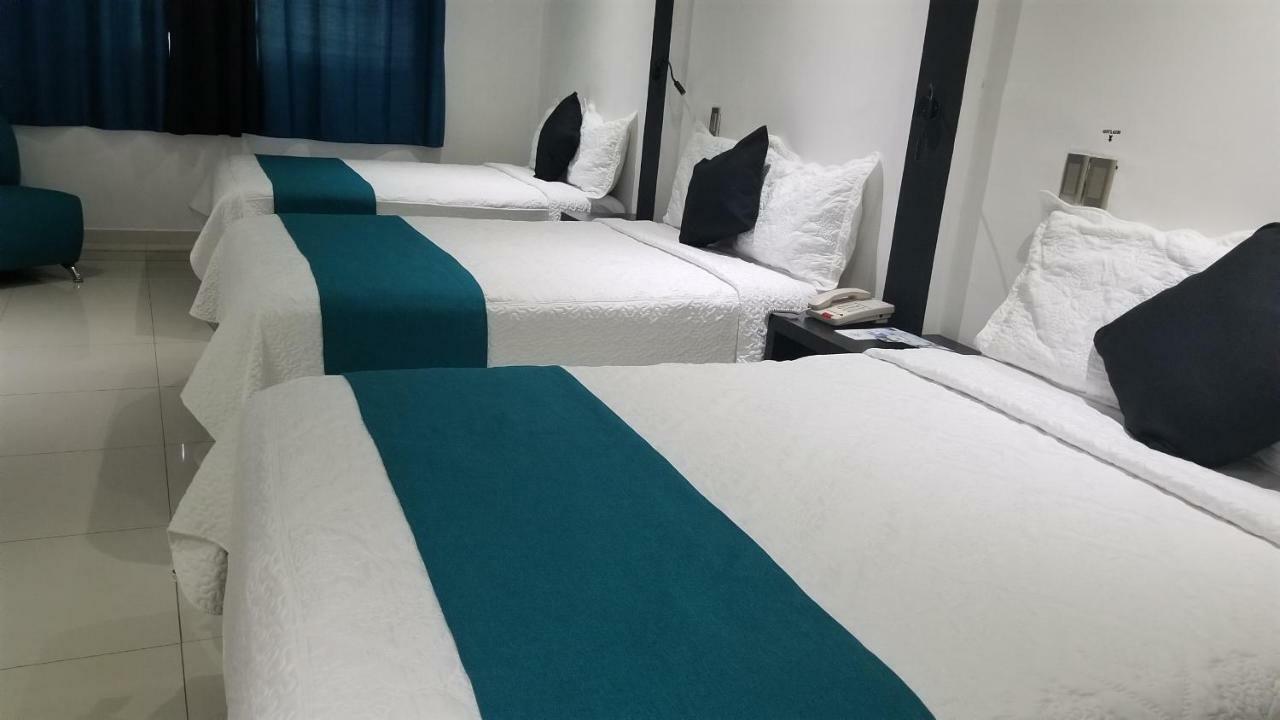 Hotel Dluxe Сан-Хуан-де-лос-Лагос Экстерьер фото