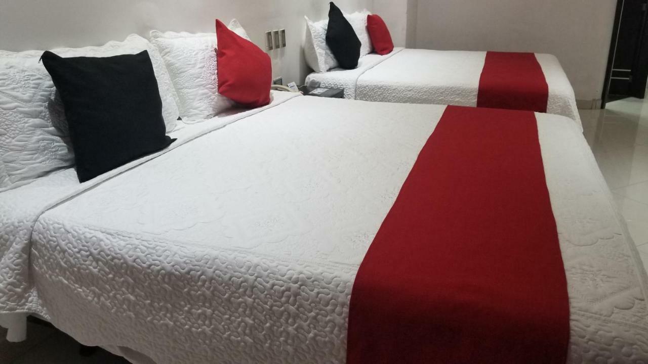 Hotel Dluxe Сан-Хуан-де-лос-Лагос Экстерьер фото