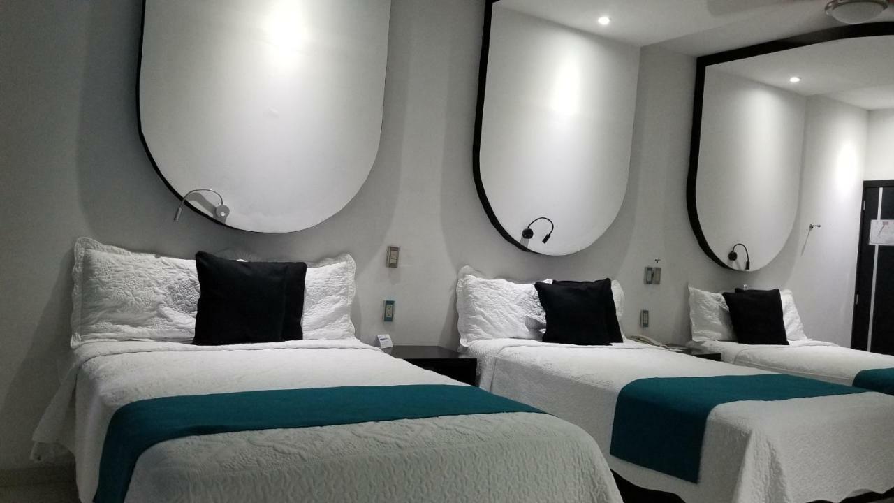 Hotel Dluxe Сан-Хуан-де-лос-Лагос Экстерьер фото
