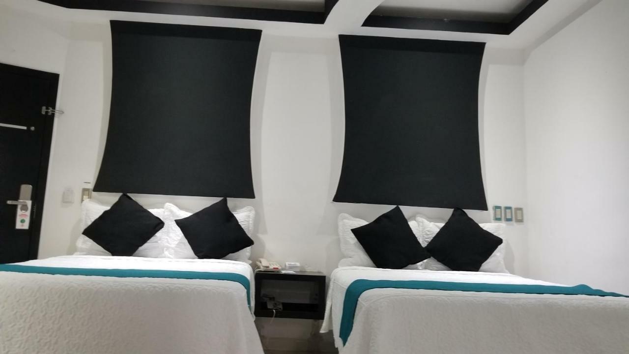 Hotel Dluxe Сан-Хуан-де-лос-Лагос Экстерьер фото