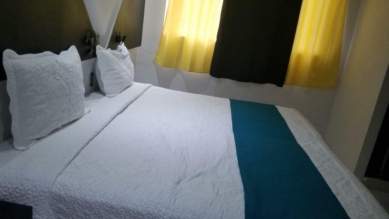 Hotel Dluxe Сан-Хуан-де-лос-Лагос Экстерьер фото